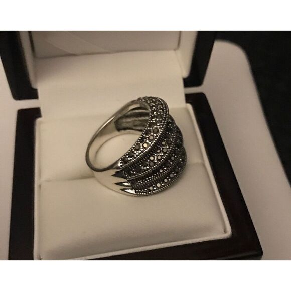 Sparkling Wide Silver Marcasite Wave Band Ring Sz 8 - Picture 2 of 4